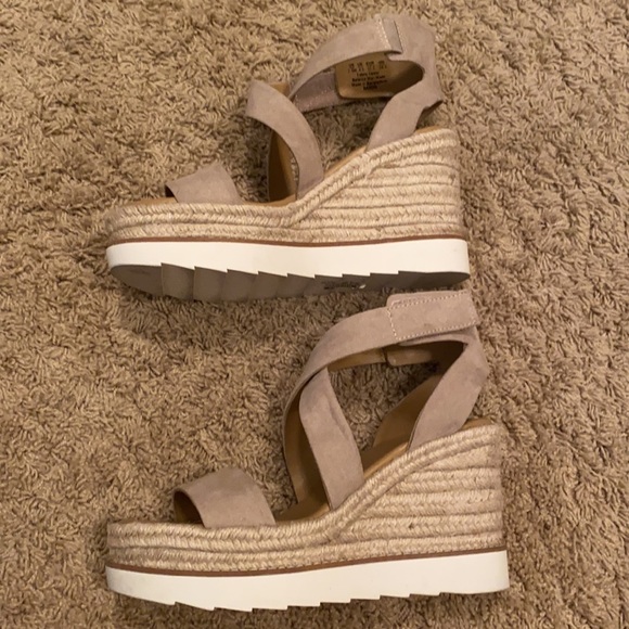 Franco Starto platform heels - Picture 3 of 8